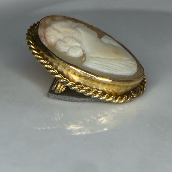 Vintage Antique Carved Shell Cameo Brooch Pin 10k GOLD Filled Jeweler tested - Picture 8 of 17